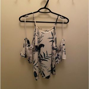 Laced back top fall off the shoulders from dynamite